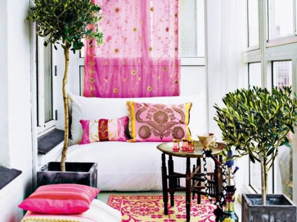 pink interiors ideen stilvoll akzente teppich kissen