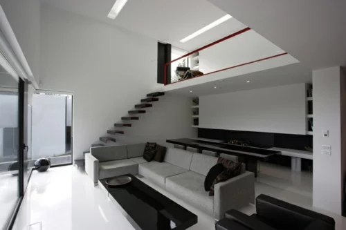 schickes interior design treppen wohnzimmer zimmerdecke etage