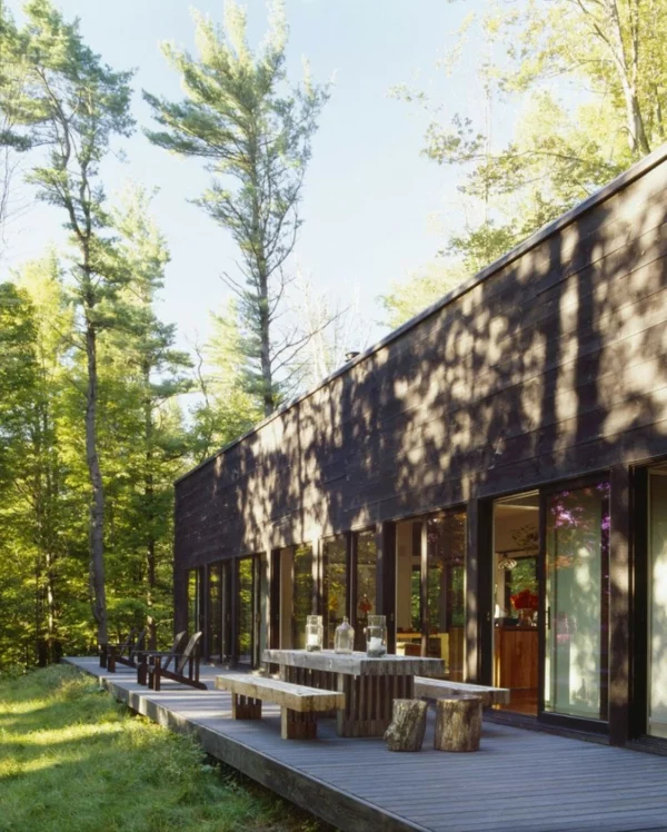 stilvolles haus design 16 türen new york veranda holz bäume
