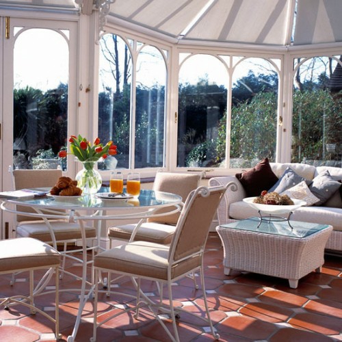 veranda deko ideen frühling sonnenterrasse elegant