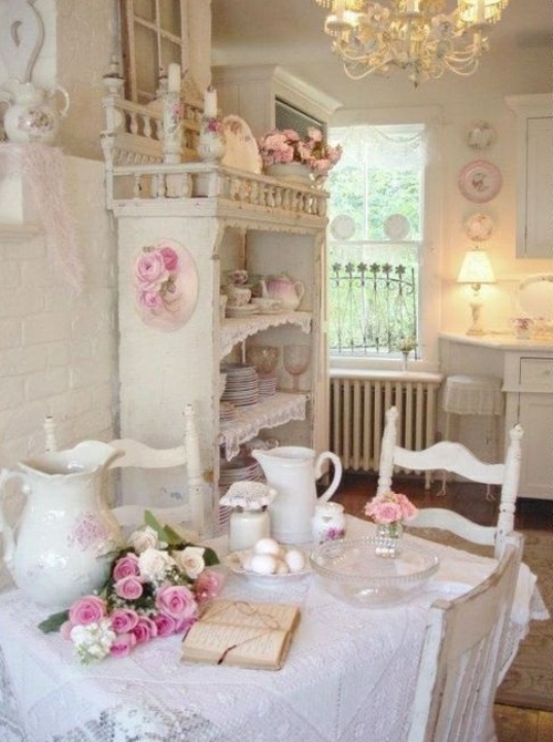 vintage esszimmer möbel tischdecke weiß stühle rosa blumen