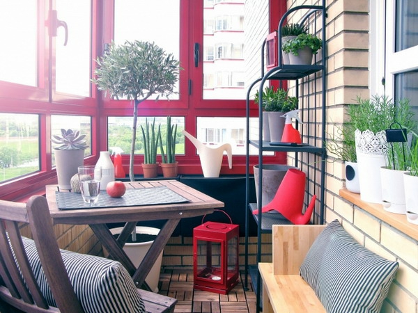 coole deko ideen für balkon designs tisch streifen