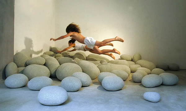 designer sitzkissen steine natur inspiration schurwolle kinderspiel