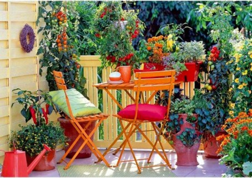 farbenfrohe veranda ideen design holz möbel rot