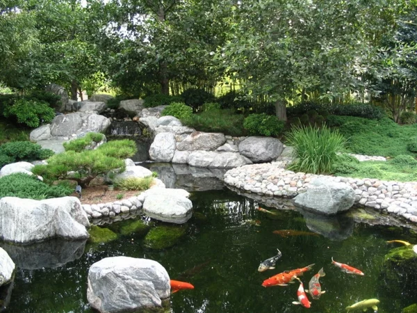 Schönen Gartenteich anlegen wassergarten gestalten japanisch