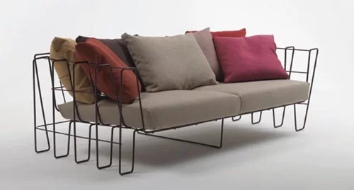coole moderne sofa designs auflagen dunkel rot kissen