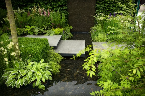 gartenteich idee dekorativ schön cool erholungsecke wassergarten pflanzen