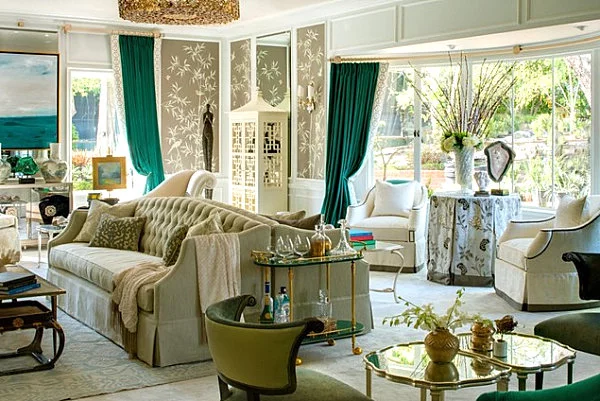 farbiges interior design smaragdgrün beige weiß antik edel