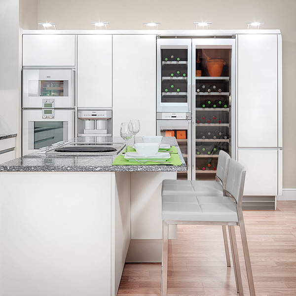 frische coole küchen farben arbeitsplatte holz hell modern weiß