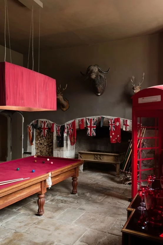 interior home design ideen spielraum einrichten billardtisch kamin rot