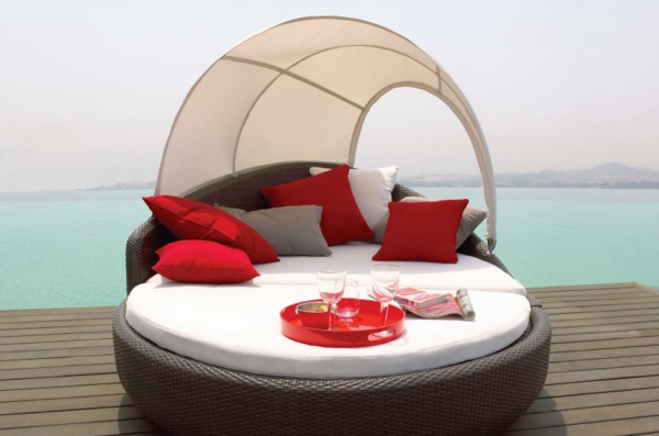 moderne outdoor möbel design rattan rote kissen
