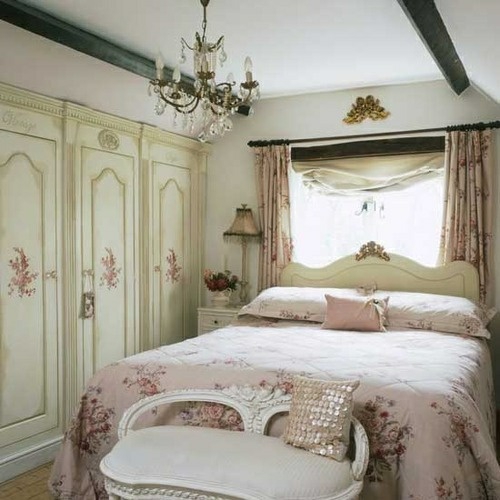 pastellfarbene schlafzimmer designs rosa bettdecke eingebaut kleiderschrank