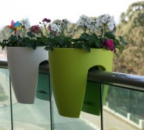 Praktische und originelle Gestaltungsidee – Greenbo-Blumentopf auf dem Balkon