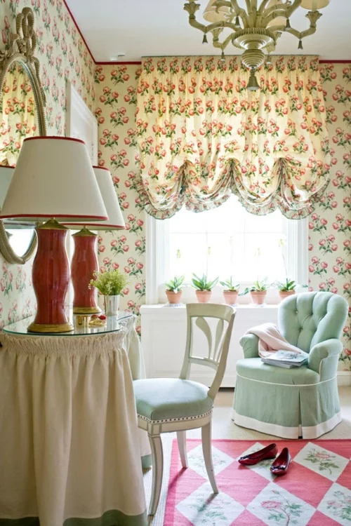 romantische schlafzimmer designs pastellfarben tischlampen holz stuhl