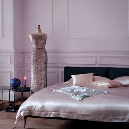 romantische schlafzimmer designs rosa seidenstoff kerze nett