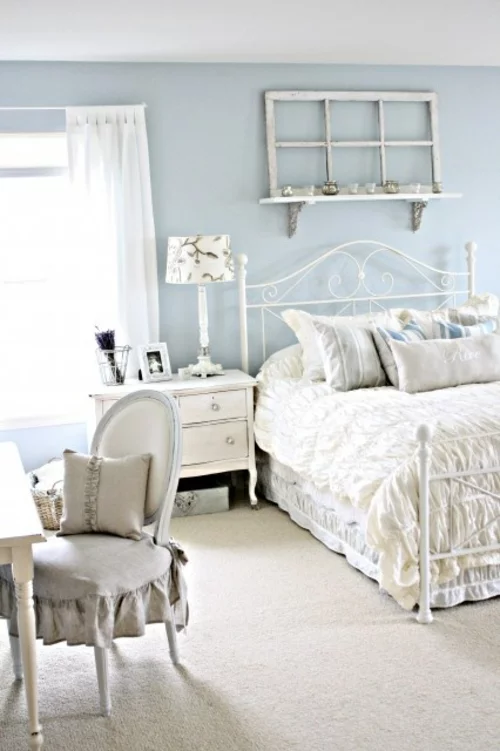 romantische schlafzimmer designs vintage wandregale kerzen