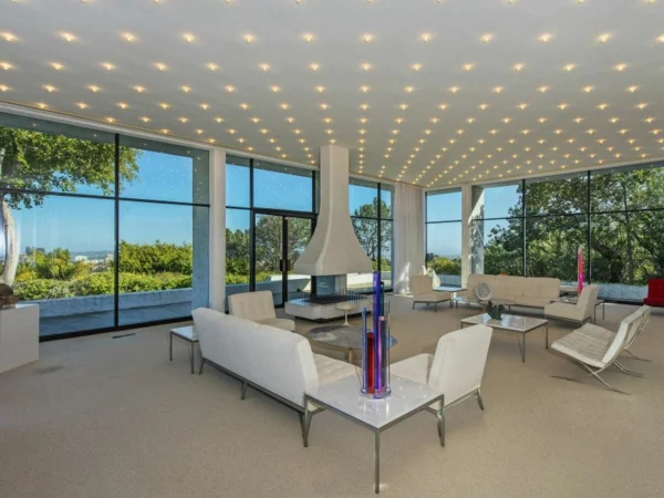 Schicke Residenz in Kalifornien decke beleuchtung integriert  wohnzimmer