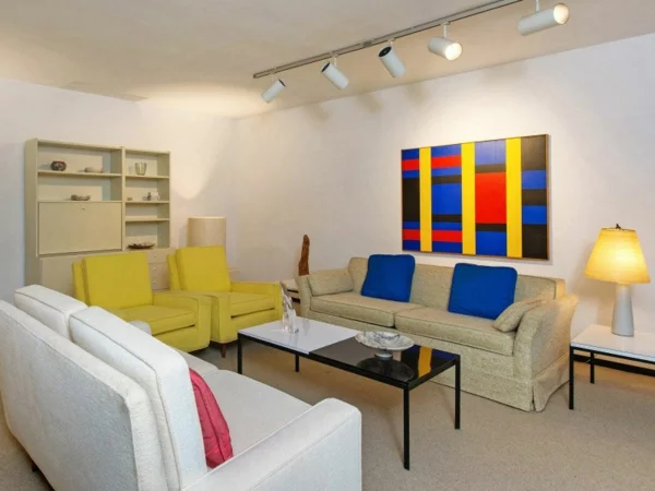 Schicke Residenz in Kalifornien hell farben akzente wohnzimmer sofa