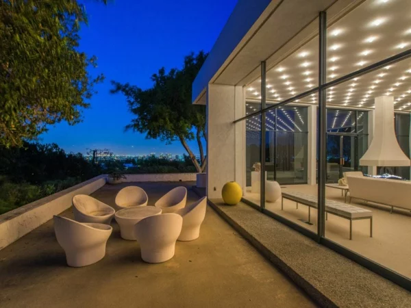 Schicke Residenz in Kalifornien sitzecke terrasse