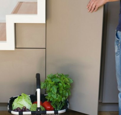 Coole platzsparende Lagerung Ideen im Treppenhaus