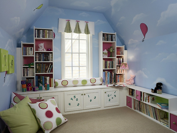 Das Kinderzimmer Interior mit leuchtenden Farben erfrischen wand