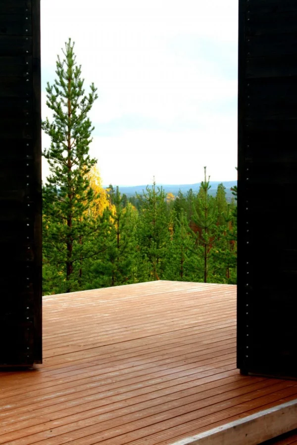 Luxury Villa Valtanen pflanzen exotisch bäume wald