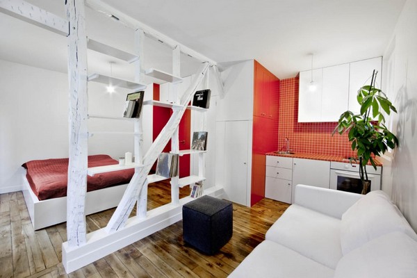 coole kleine apartments rot akzente weiß holz bodenbelag schlafzimmer