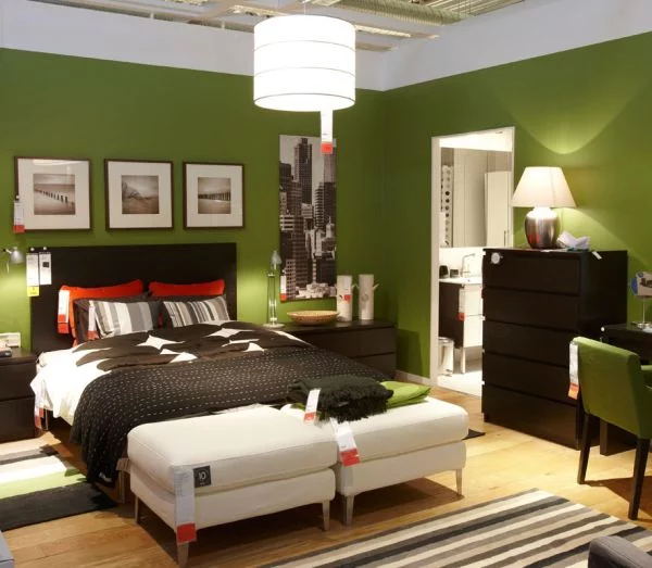 coole schlafzimmer farbpalette grasgrün wand vibrierend schatten