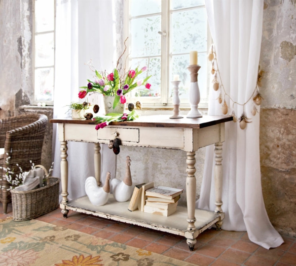 der landhausstil und seine varianten schöne dekoration alter tisch
