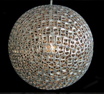 10 hängende Lampen aus recycelten Gegenständen gefertigt