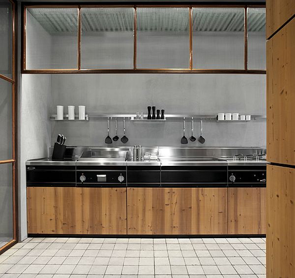 Kiefer Holz Einrichtung im Küchen Bereich von Minacciolo