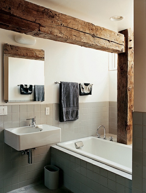ländliche badezimmer design ideen rustikal weiß eingebaut badewanne