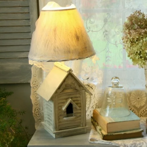Vintage frischer Zimmer Garten gießkanne sitzbank kissen holz häuschen dekorativ
