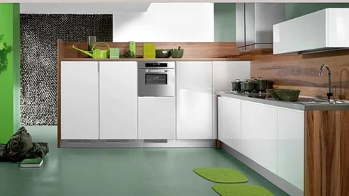 schicke küchen designs weiß glanzvoll grüne akzente