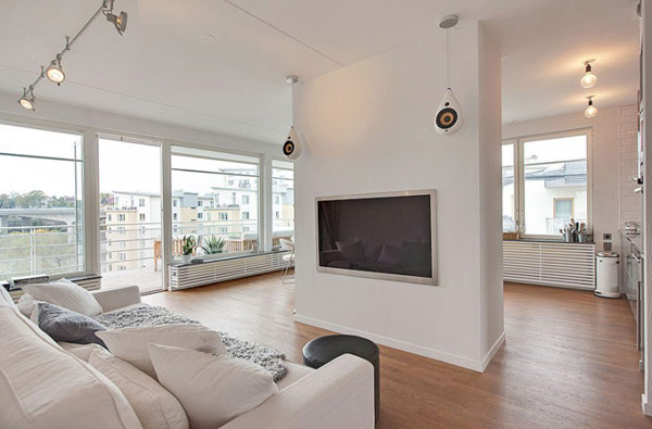 schönes modernes dach apartment weiß sofa wohnbereich