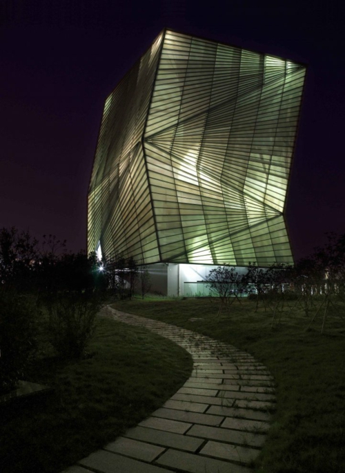 spektakuläre Gebäude Designs origami beleuchtung glas