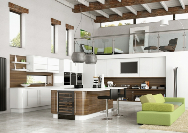 Wohnliche Küche aus Holz einrichten hell behaglich grünes sofa