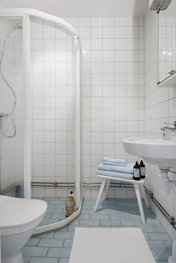 Charmante Einzimmerwohnung  badezimmer fliesen weiß