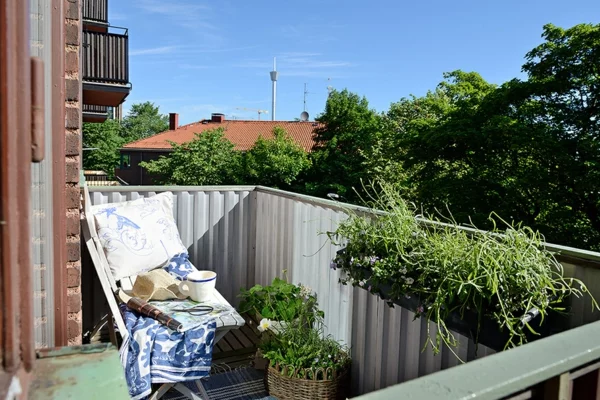Charmante Einzimmerwohnung in Schweden balkon sonnig