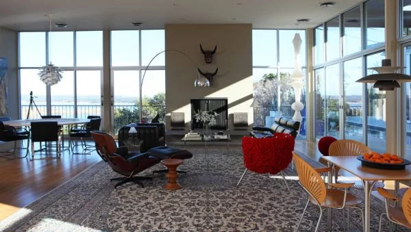 Eames lounge stuhl bogen stehlampe teppich traditionell