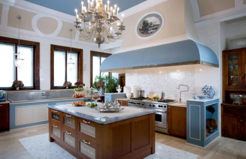 Französisches Küchen Design im Landhausstil blaue akzente