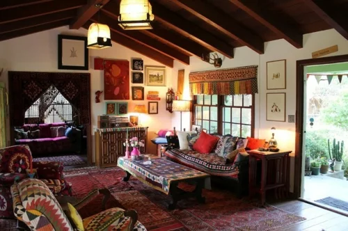 Interior Designs mit cooler Dekoration orientalisch dunkel sofa kissen