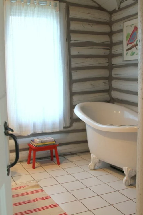 blockhaus aus holz klassisches design der badewanne