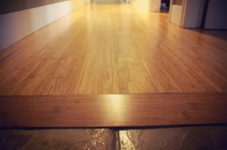 bodenbelag holz hart fliesen lackiert modern