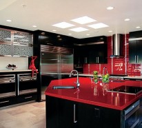 Coole rote Farbe für die Küche mit Schwung