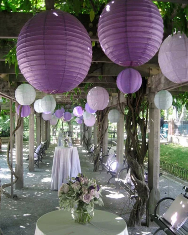 ein magisches ambiente mit lampions ein traum in lila