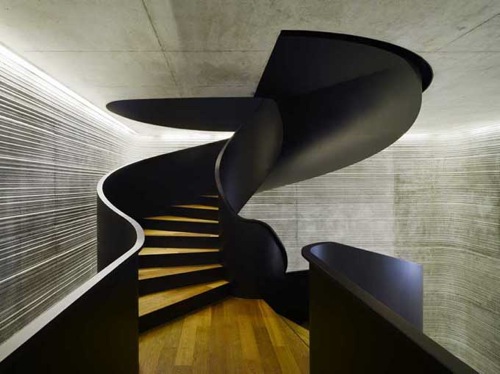 erstaunliche innovative treppen abstrakt schwarz geländer