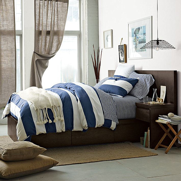 frische interior designs schlafzimmer streifen blau weiß holz