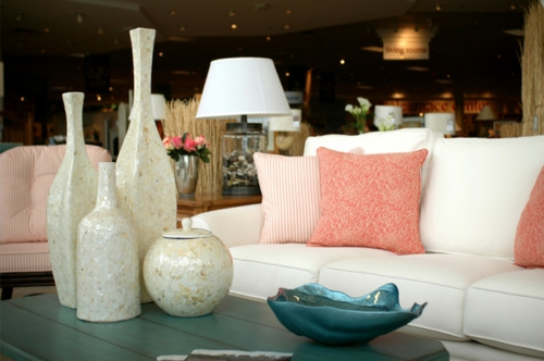 haus interior design zubehör vasen dekorativ sofa