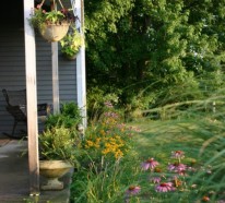 Sie haben einen Hang zu Hängepflanzen? – hängende Blumentöpfe auf der Veranda